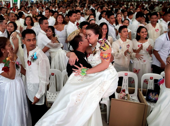 Una boda colectiva en Filipinas para conmemorar San Valentín. Foto/ EFE