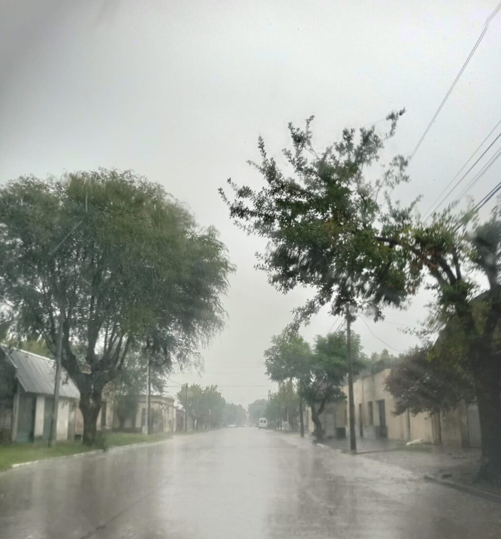 llueve en Los Toldos