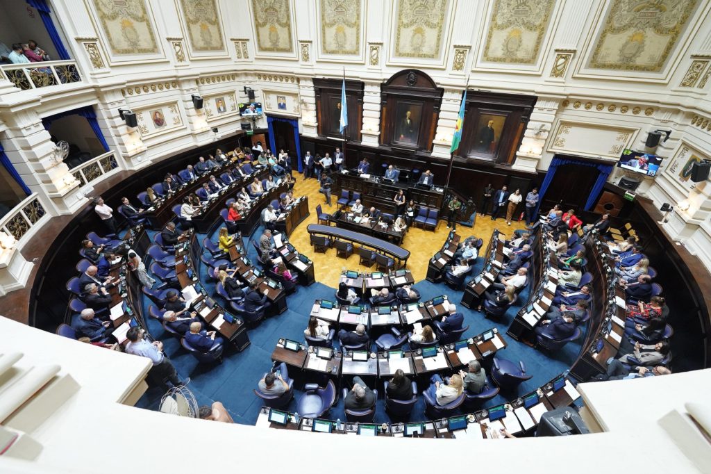 diputados-sesion-scaled-1