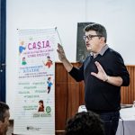 Reflexiones sobre hábitos digitales: jóvenes, familias y escuelas frente al desafío tecnológico  