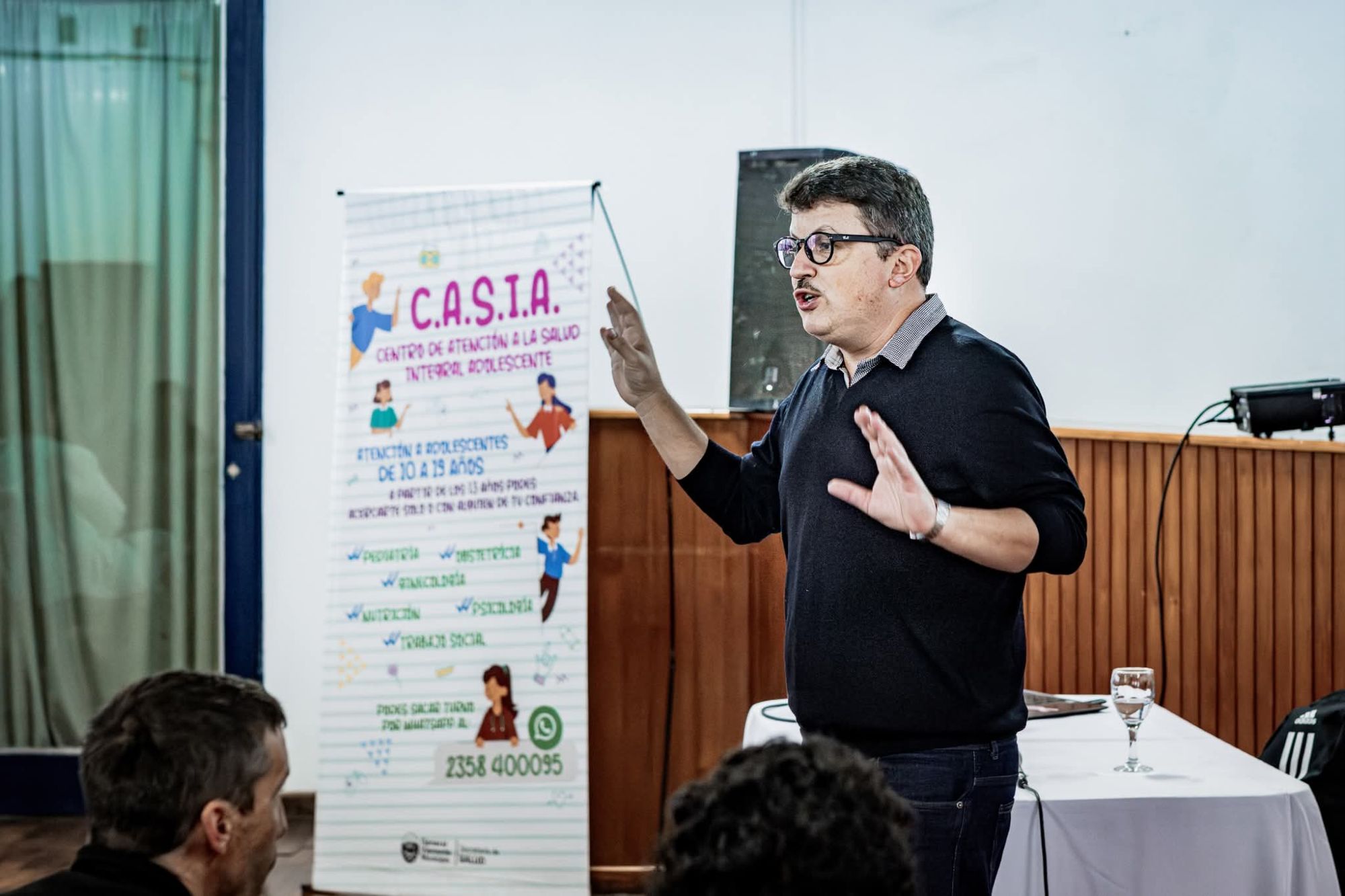 Reflexiones sobre hábitos digitales: jóvenes, familias y escuelas frente al desafío tecnológico  